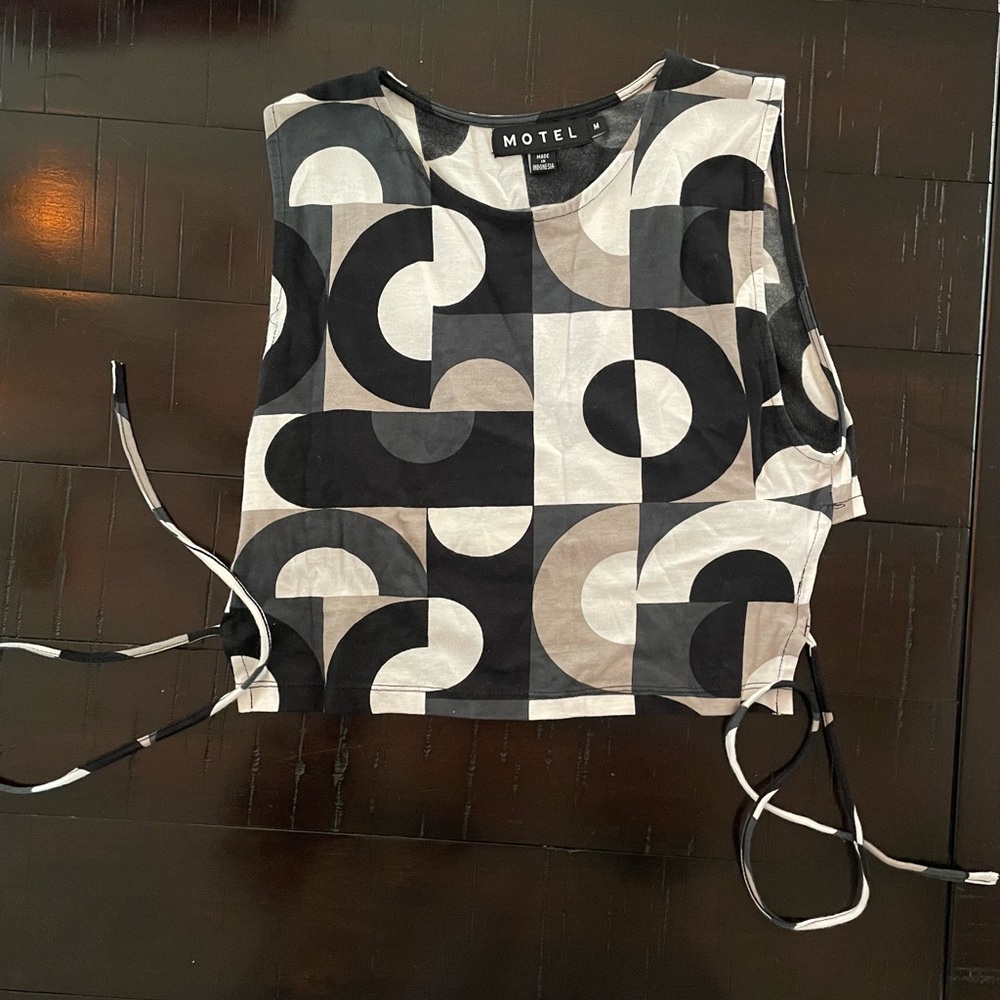 Motel rocks high neck tie in the back crop top size medium